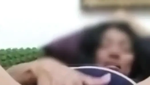 50 yaşındaki kayınvalidemin ateşli ateşli ile görüntülü görüşme