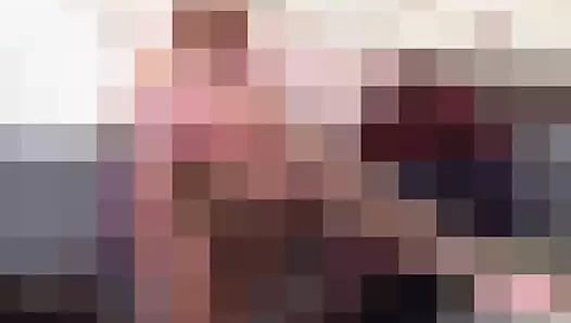 Ben bir şeyler atıştırırken sen eteğime bakabilirsin