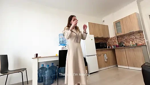 Üvey anne külotsuz yürüyüşe çıkamıyor, üvey oğluyla sikişmek zorunda kaldı