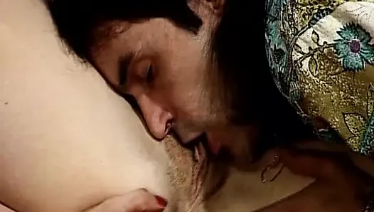Almanya'dan mükemmel sarışın hatun sıkı deliğinden sikiliyor