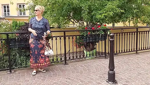 Amatör Sarışın Olgun Eş Ayak Tapınması ve Köpek Stilini Seviyor