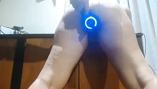 Komşu tarafından masaj silahıyla göt sikişi