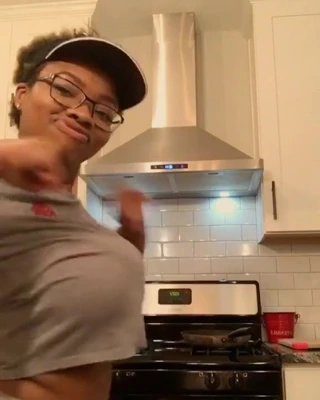 sidneyguapa tittytwerk