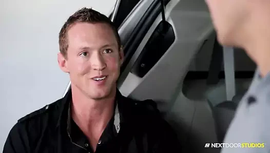 Ev partisini renklendiren komşu arkadaşlar