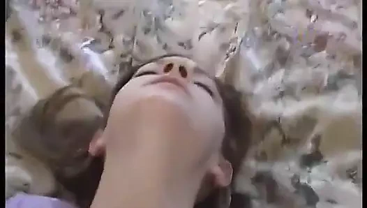 Topuklu güzel küçük esmer genç kız için amına güzel boşalma