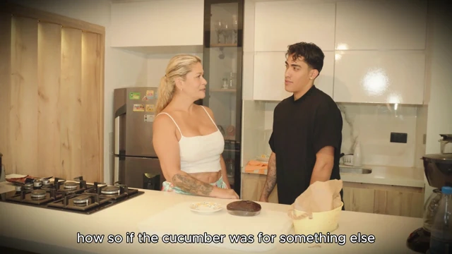 Büyük yaraklı üvey oğlum üvey babası öğrenmeden sadakatsiz orta yaşlı seksi amcığımı sikerek bana bir ders vermek istiyor