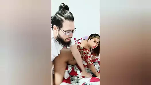 Öğretmen bir öğrenciyle seks yaparken filme alındı