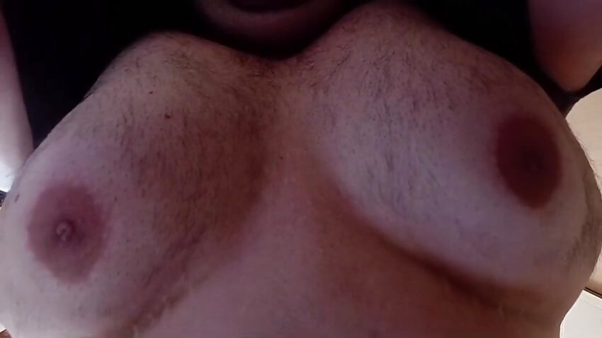 Şişman femboy göğüslerimi domaltarak oyna ve şaplak at
