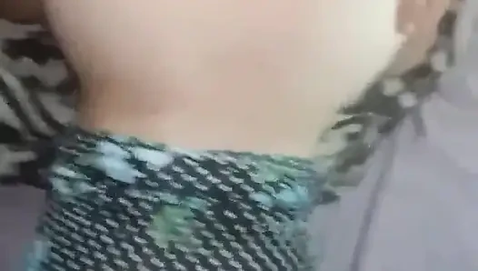 Bakış açısı çiçek elbisesiyle domaltarak sikişiyor