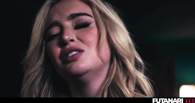 Minyon futanari büyük dölleme - ava amira ve lexi lore
