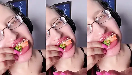 Asmr paprika pepper yeme - asmr, göz gözlüğü, gianess, ruj, büyük dudaklar, ağız, yemek, yüz fetişi, uzun tırnaklar