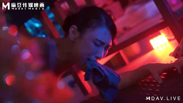 MDHS-0003 Madou Lisesi/Anne ve Kız Satan Pirinç Kaseleri