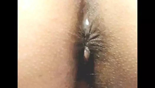 Şaşırtıcı anal kasılmalar ve amcığı osuruyor