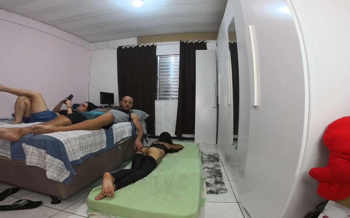 Eşim arkadaşıyla aynı odayı paylaşmak zorundaydı