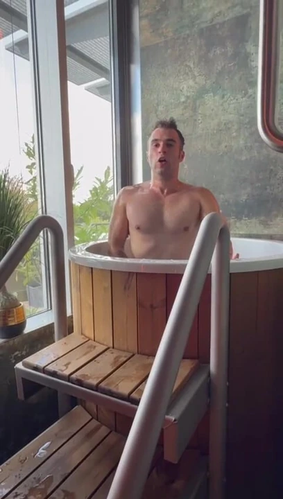 Sauna sonra soğuk banyo uuuh bebek