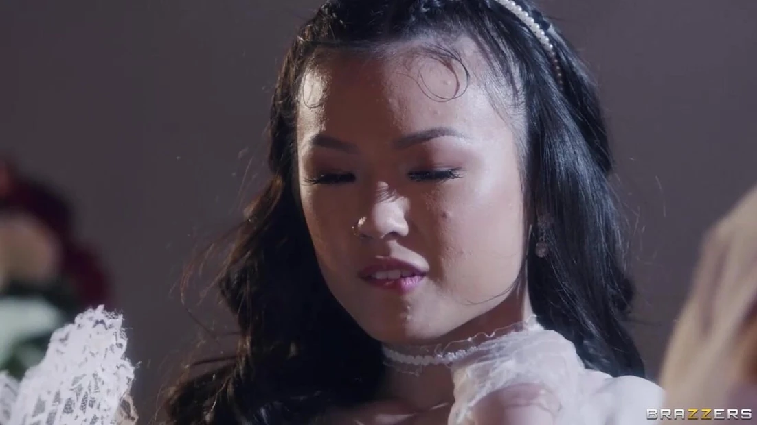 пальцами мою горничную Райан Кели, Lulu Chu Brazzers