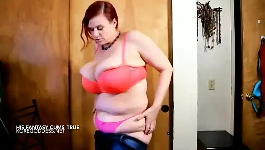 Sapık adamın büyük memeli bir kaltağı okşama hayali gerçek oluyor