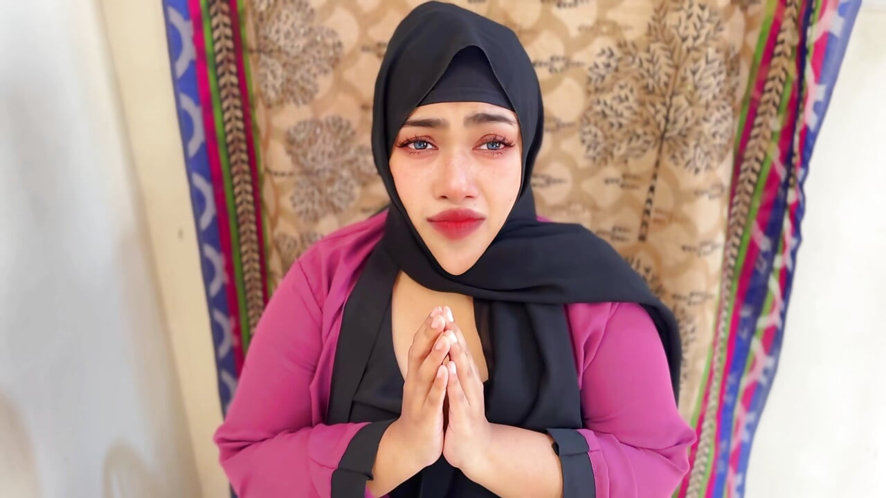 Seksi Müslüman güzel Arap orta yaşlı seksi teyze sert seks için çaresiz - harika sikiş ve birden fazla boşalma seksi vücudunu parçalıyor