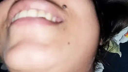 Sert kremsi amcık sikişi. Bangladeşli ateşli kızlar