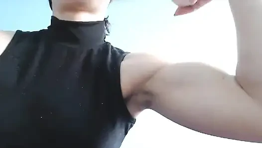 Senin için striptiz yaparken her inç flex'i izleyin...