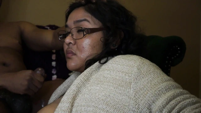 31 çekiyor ve yarağını sağıyor