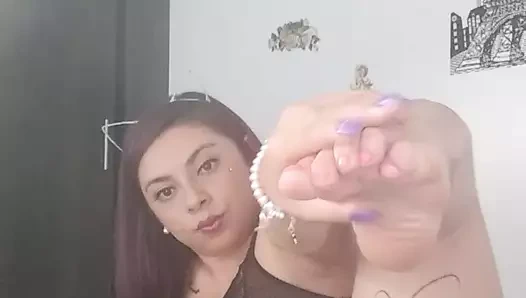 Baile sensual y caliente para llegar a masturbarse