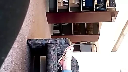 Kütüphanedeki üniversiteli kızın daha uzun klibi