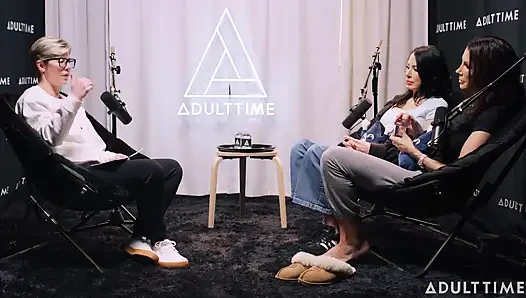 Shay Sights ve Reagan Foxx: ikizler, orta yaşlı seksi kadın patlaması ve beni de içeri al | Adult Time Podcast