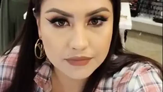 En iyi kedi göğüsleri arasında titjob ve boşalmak ihtiyacı var