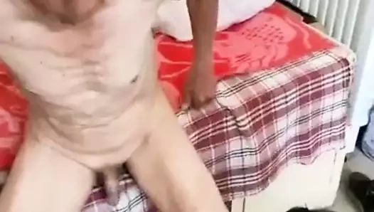 Asya karısı ile koca ve yaşlı adam