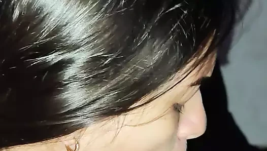 Minik amcığıyla hamile kız büyük bir yarakla sikiliyor