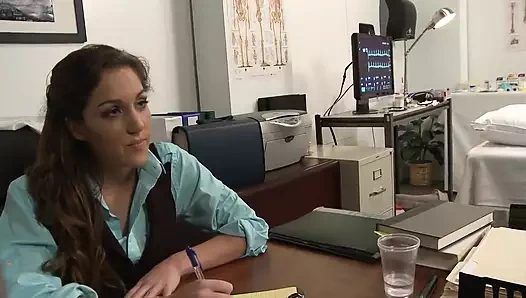 Esmer doktor deneysel bir tedavi deniyor: yarak emme terapisi