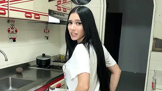 Çok Azgın Bir Latin Kızla Fetiş Eşik Tapınması