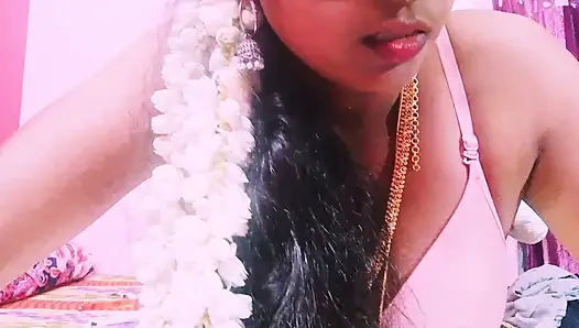 Hintli güzel sari yenge terziyi sikiyor, Telugu edepsizce konuşuyor. Tailor Sex.