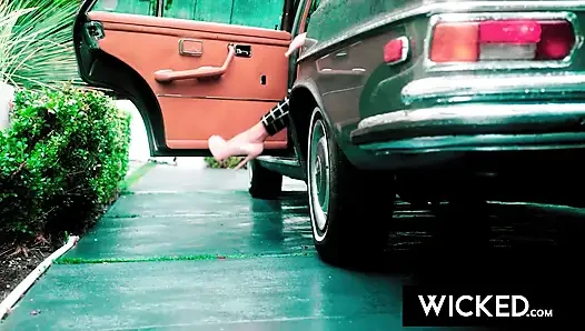 Wicked - vanna bardot özensiz gırtlağına kadar alıyor ve wicked bounty crew'te kovboy kız