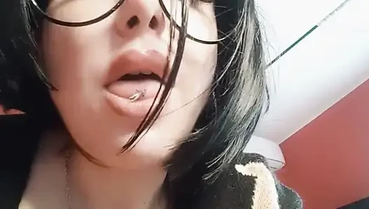 Bu dev kadın gerçekten güzel ve sadist, direnmek imkansız