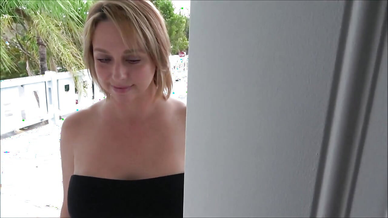 Flört uygulamasından orta yaşlı seksi kadın tabu fantezisini paylaşıyor - Brianna Beach - Alex Adams