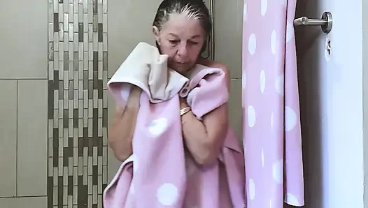 Amelie Duşu izliyorum