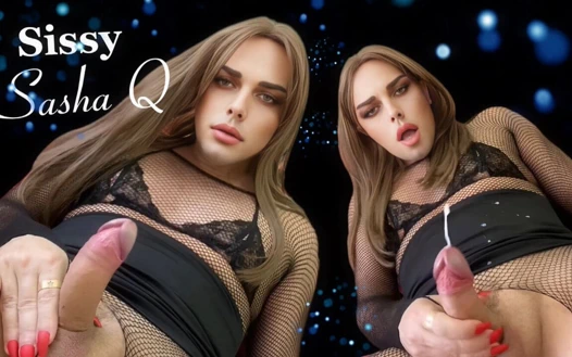 Kadın kılıklı sigara içiyor ve boşalıyor