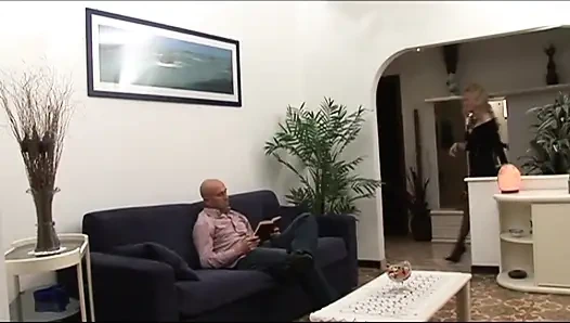 Yetişkin çift büyük yarak emiyor