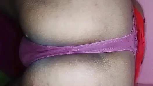 Bangladeşli viral kız evde fingring yapıyor
