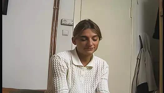 Sokaktaki kız otel odasında soyunuyor