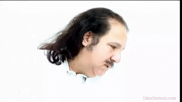 Lucy lee büyük sert yarağı nyomi marcela ile üçlü grup sekste amcık yalıyor