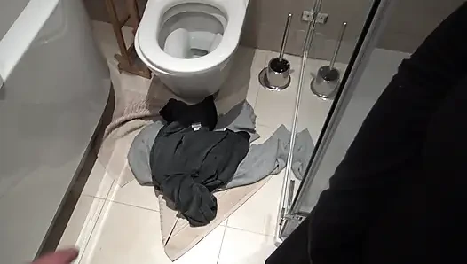 Sadakatsiz Türk hizmetçi İngiliz patronun eski amına boşalmasına izin veriyor