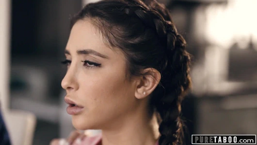 Saf Tabu - Sapık Ebeveynler, Gencin Değiştirildiğini Ortaya Koyuyor