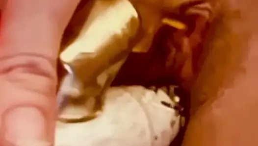 Orta yaşlı seksi kadın amcığını sikiyor