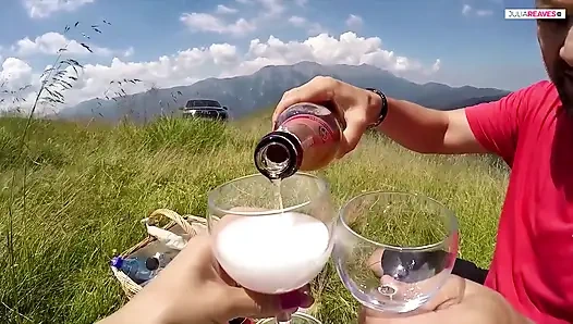 Yeşillikli piknikte beni sikmek istedin