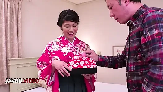 Ema Kato'nun kimono baştan çıkarması yoğun sert seks macerasına yol açıyor