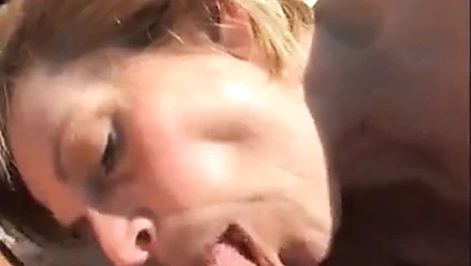 Karım beni sahilde emiyor