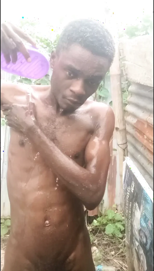 Seksi ateşli dışarıda banyo